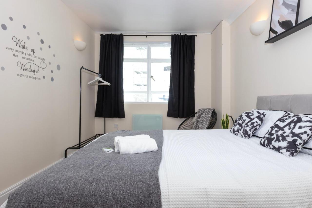 Cosy Apartment 30 Seconds To Aldgate East Station לונדון מראה חיצוני תמונה
