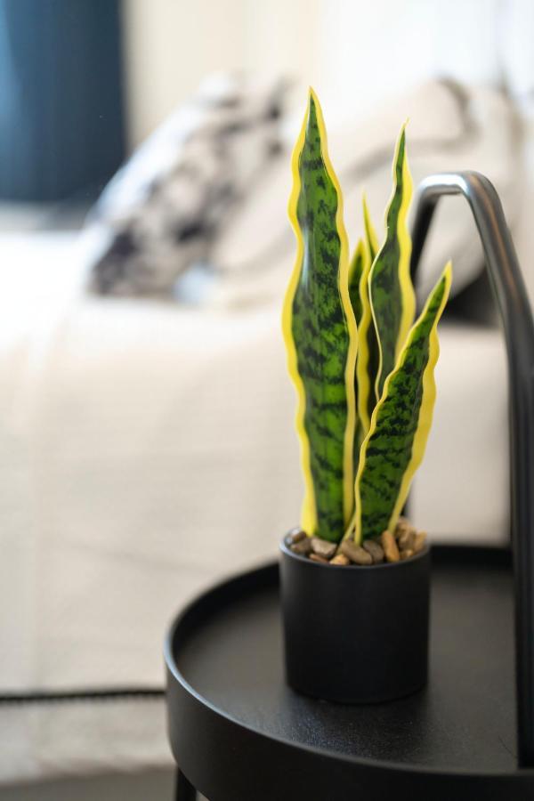 Cosy Apartment 30 Seconds To Aldgate East Station לונדון מראה חיצוני תמונה